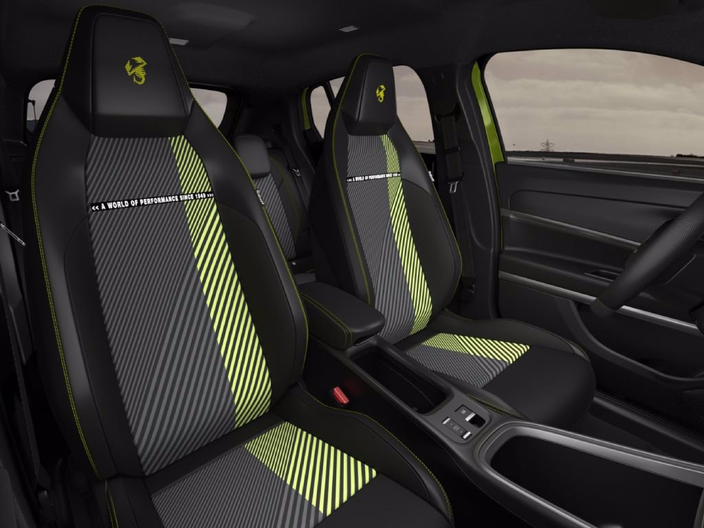 ABARTH 600e 54kwh turismo 240cv