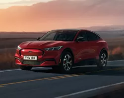 Nuova Ford Mustang Mach-E Standard Range RWD