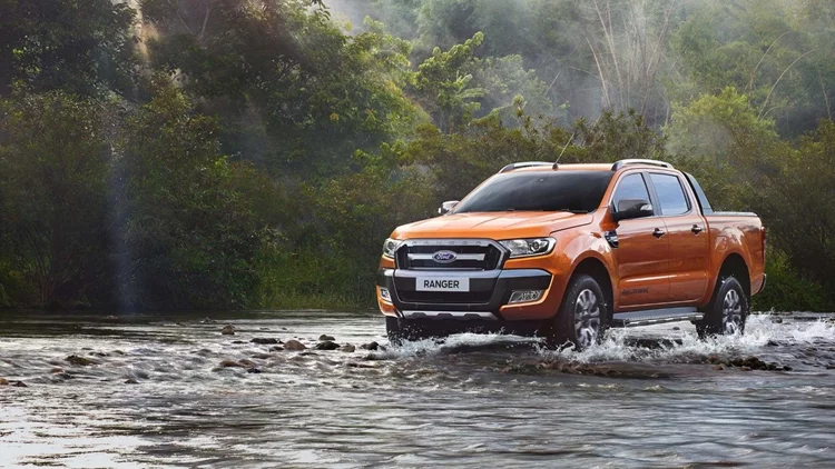(Nell'Immagine Ranger Wildtrak con opzioni.)
