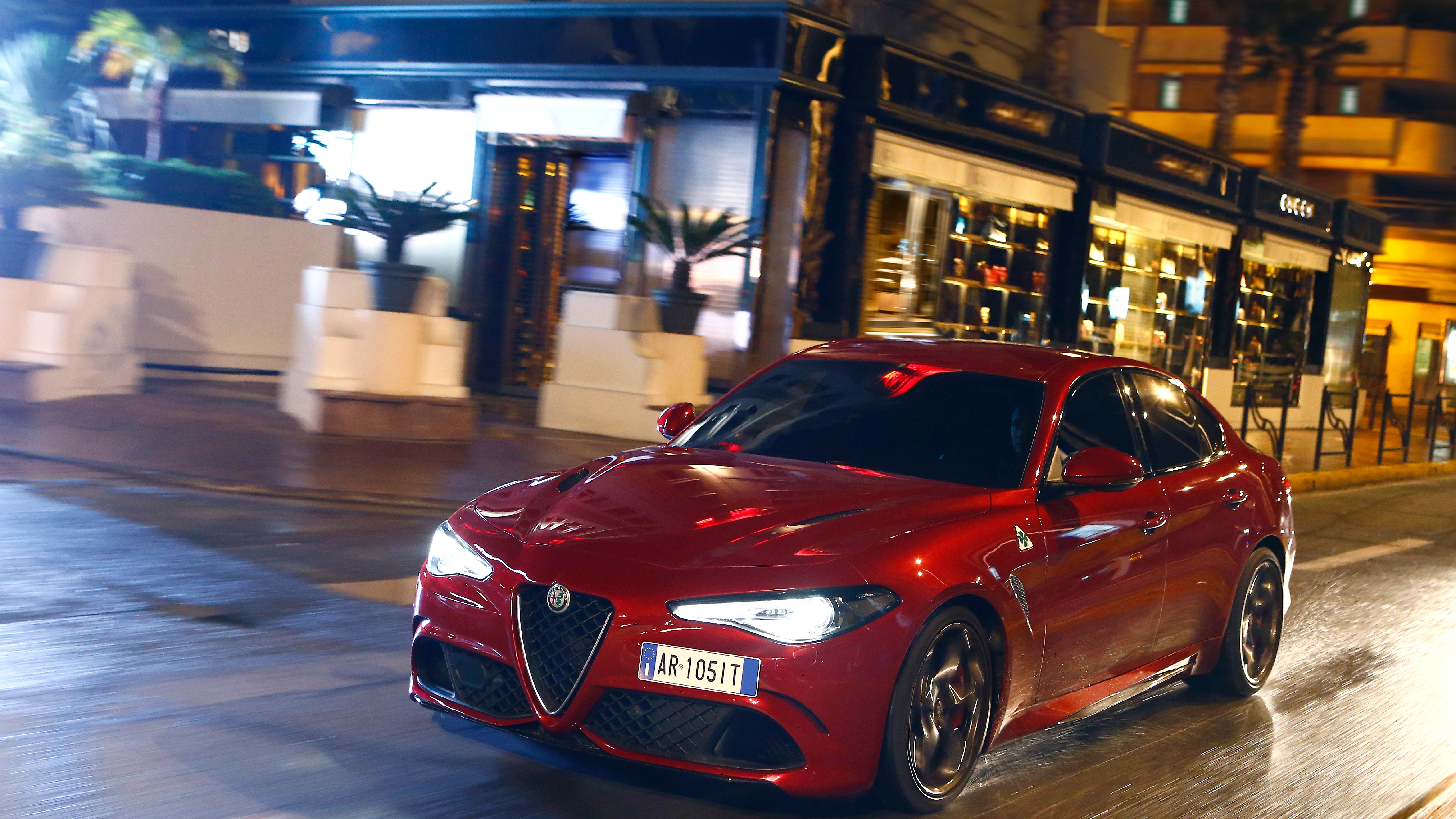 Scopri Alfa Romeo Giulia Quadrifoglio Gruppo Farina